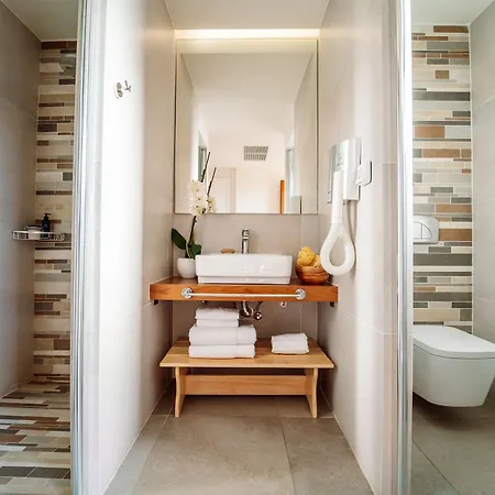 Ostria & Hotel 5*