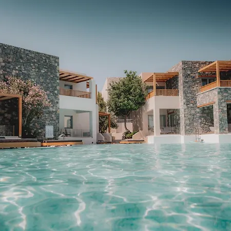 Ostria & Hotel 5*